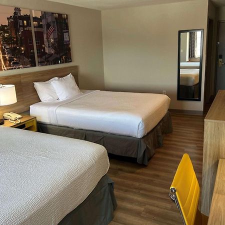 Days Inn By Wyndham Near Kansas Speedway Kansas City Ngoại thất bức ảnh