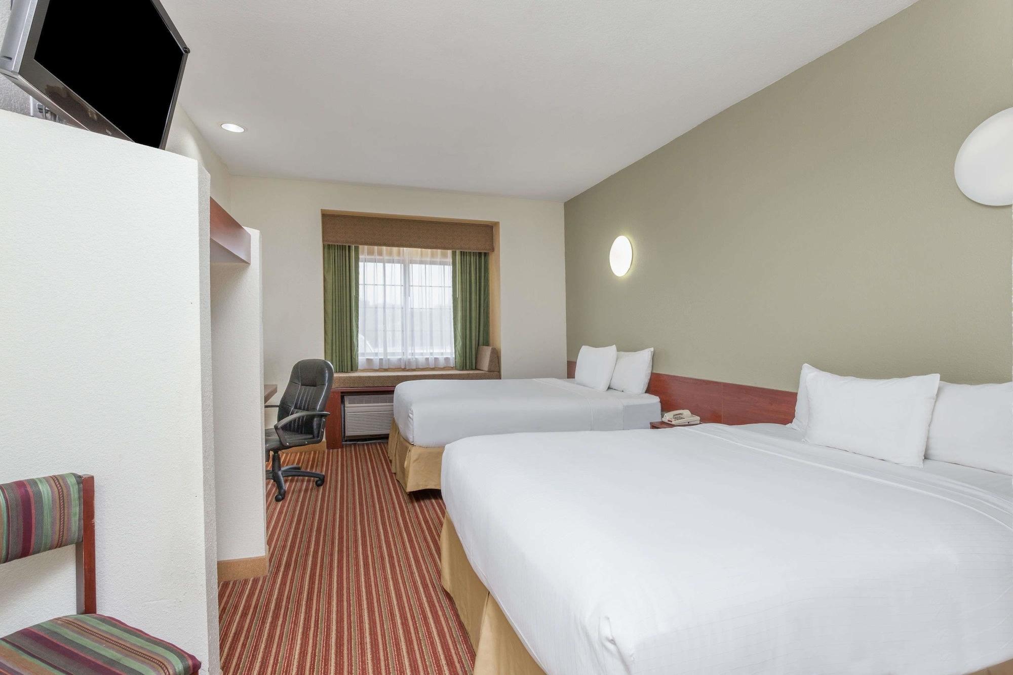 Days Inn By Wyndham Near Kansas Speedway Kansas City Ngoại thất bức ảnh