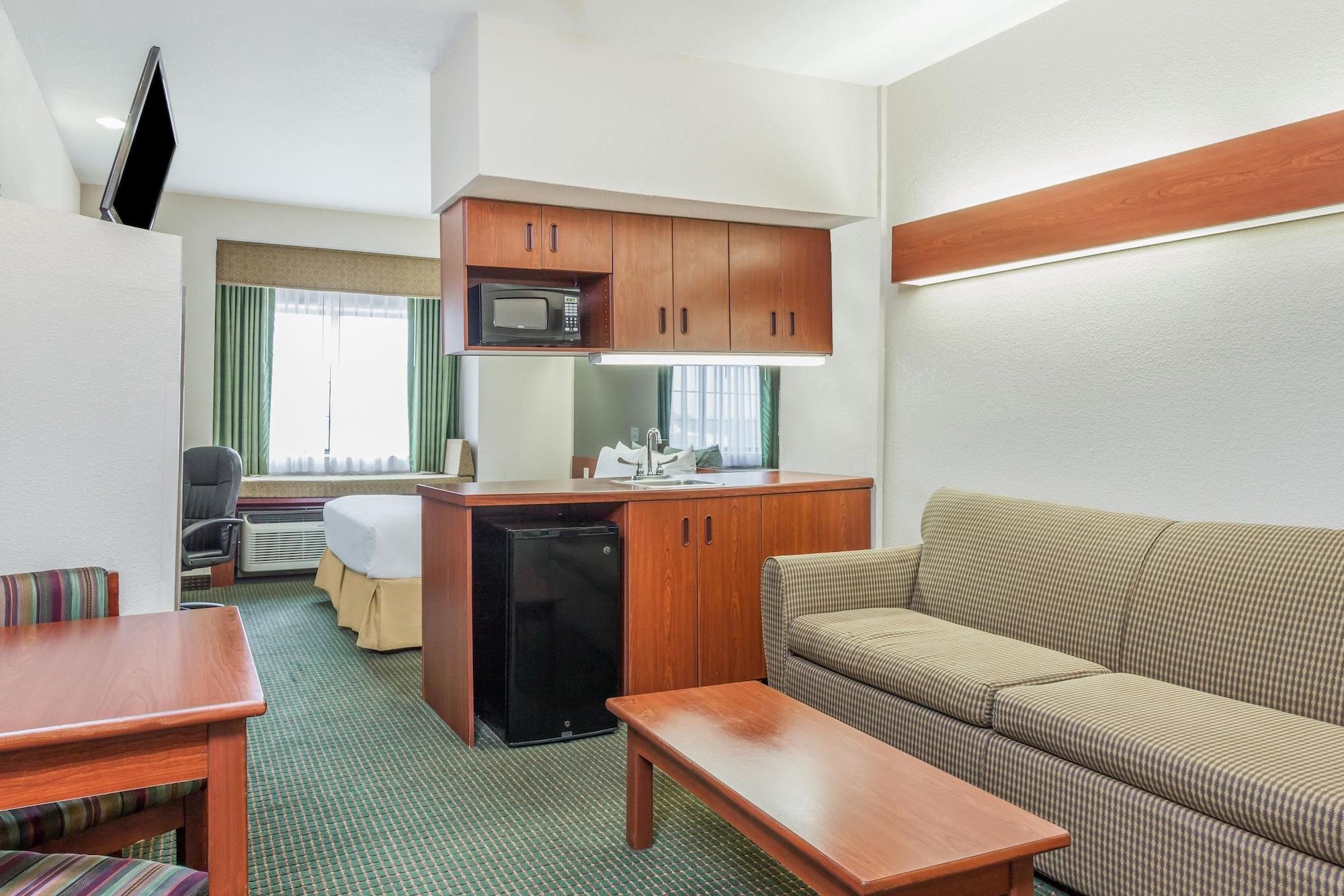Days Inn By Wyndham Near Kansas Speedway Kansas City Ngoại thất bức ảnh