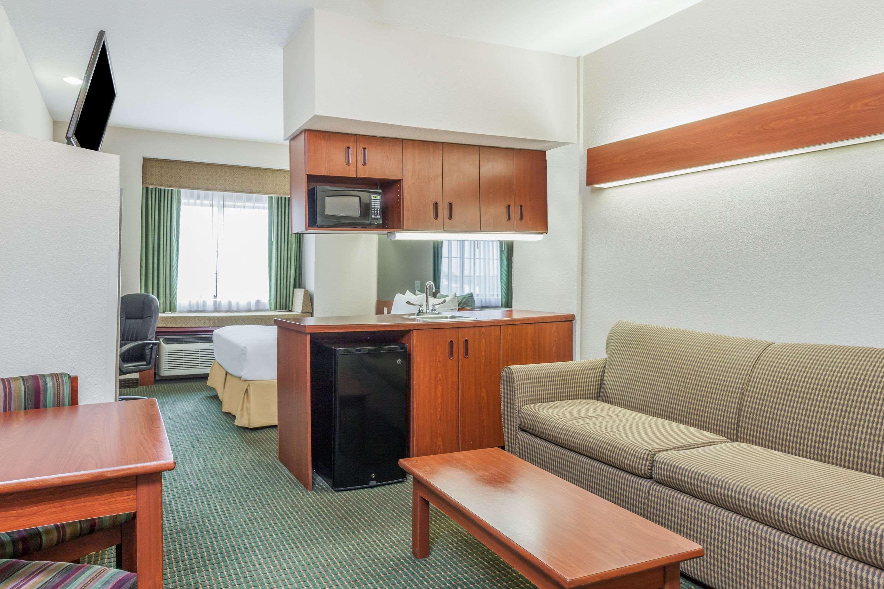 Days Inn By Wyndham Near Kansas Speedway Kansas City Ngoại thất bức ảnh