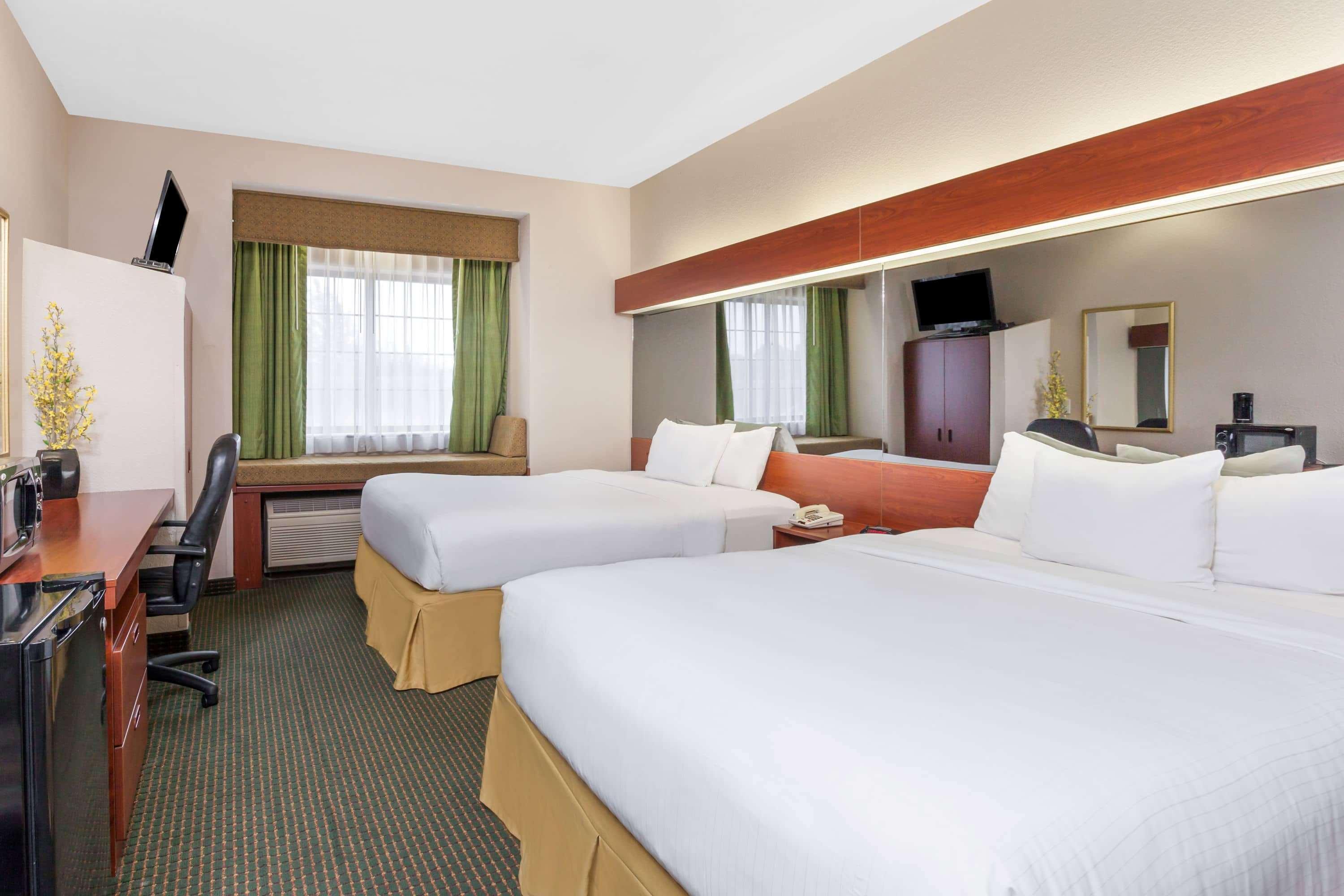 Days Inn By Wyndham Near Kansas Speedway Kansas City Ngoại thất bức ảnh
