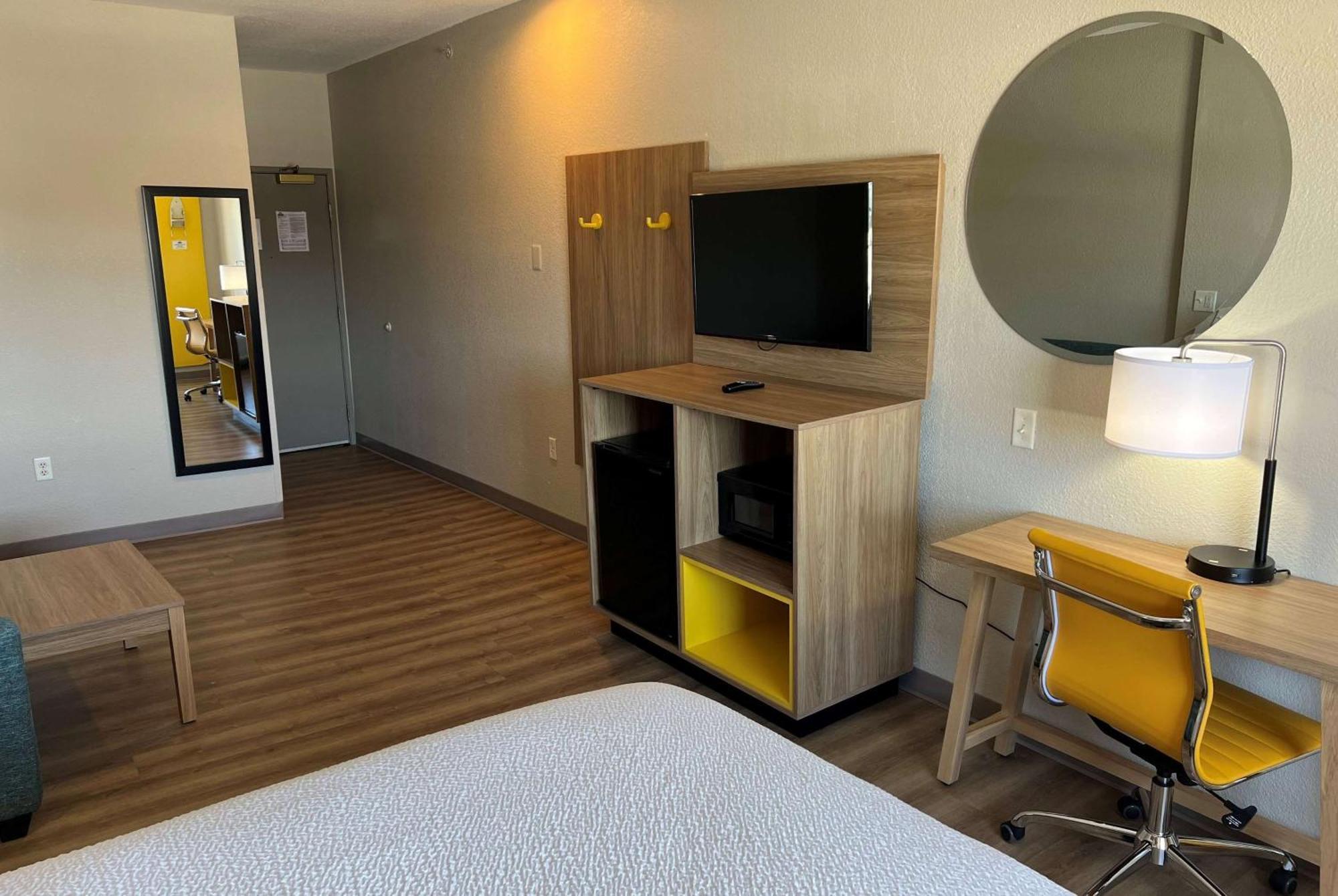 Days Inn By Wyndham Near Kansas Speedway Kansas City Ngoại thất bức ảnh