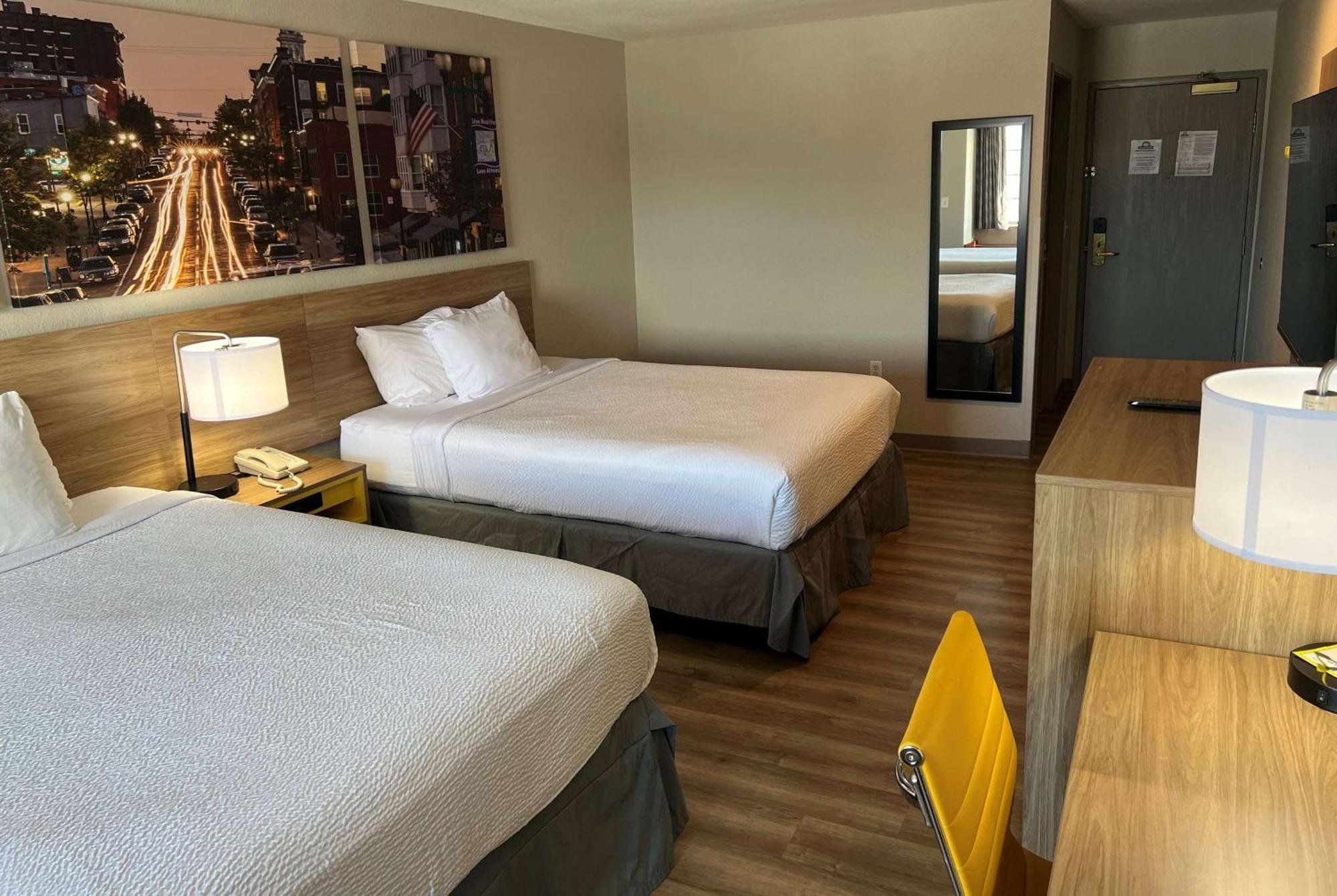 Days Inn By Wyndham Near Kansas Speedway Kansas City Ngoại thất bức ảnh