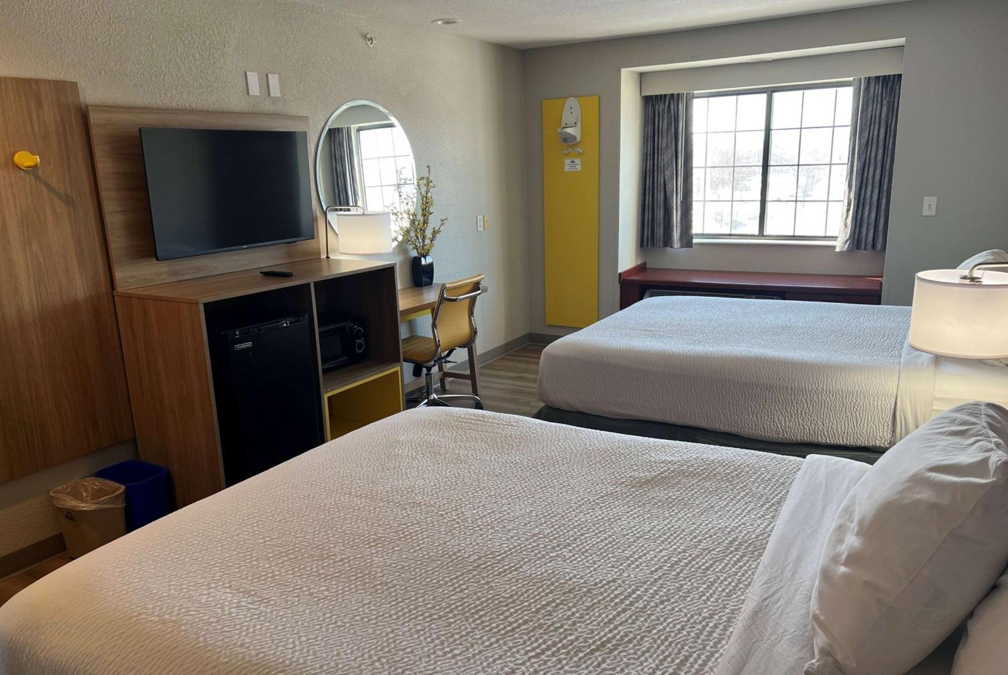Days Inn By Wyndham Near Kansas Speedway Kansas City Ngoại thất bức ảnh