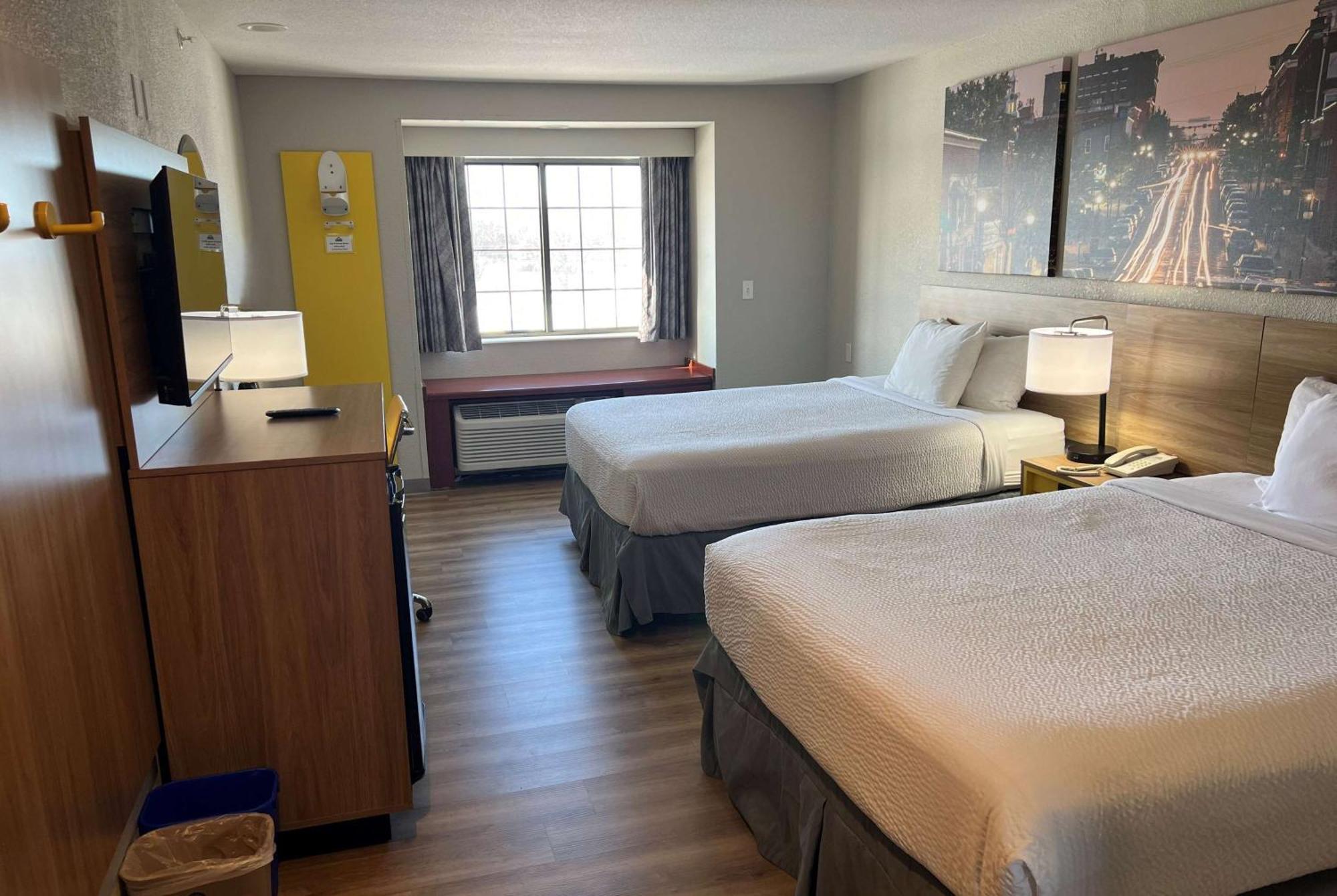 Days Inn By Wyndham Near Kansas Speedway Kansas City Ngoại thất bức ảnh