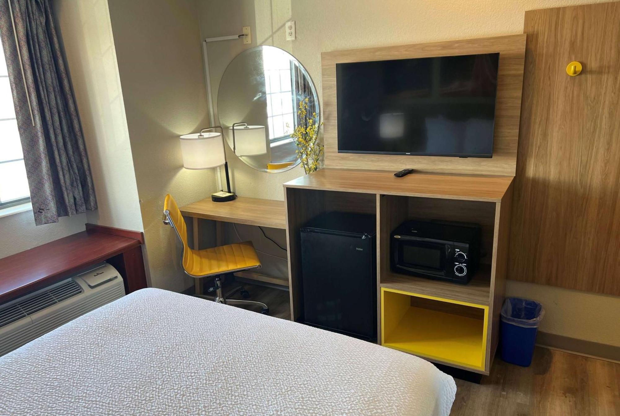 Days Inn By Wyndham Near Kansas Speedway Kansas City Ngoại thất bức ảnh