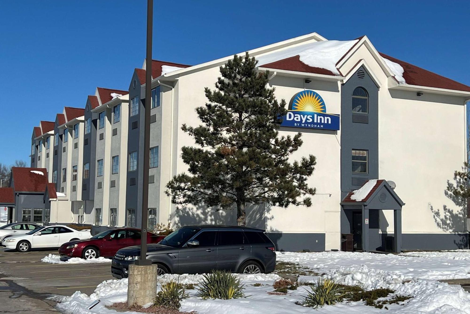 Days Inn By Wyndham Near Kansas Speedway Kansas City Ngoại thất bức ảnh