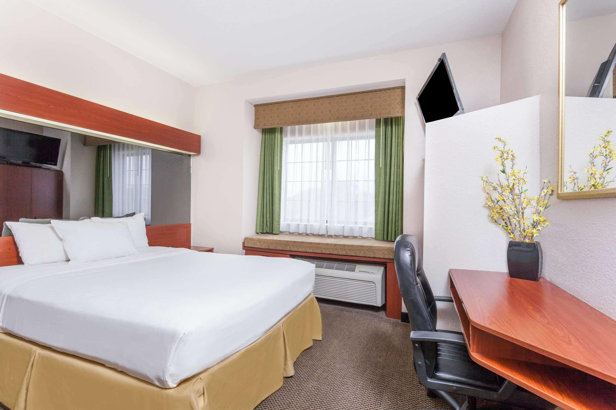 Days Inn By Wyndham Near Kansas Speedway Kansas City Ngoại thất bức ảnh